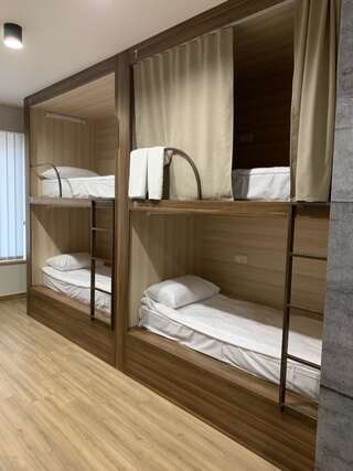 Хостелы Loft Host Ереван Спальное место на двухъярусной кровати в общем номере для мужчин-5