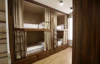 Хостелы Loft Host Ереван Кровать в общем 6-местном номере для женщин-5